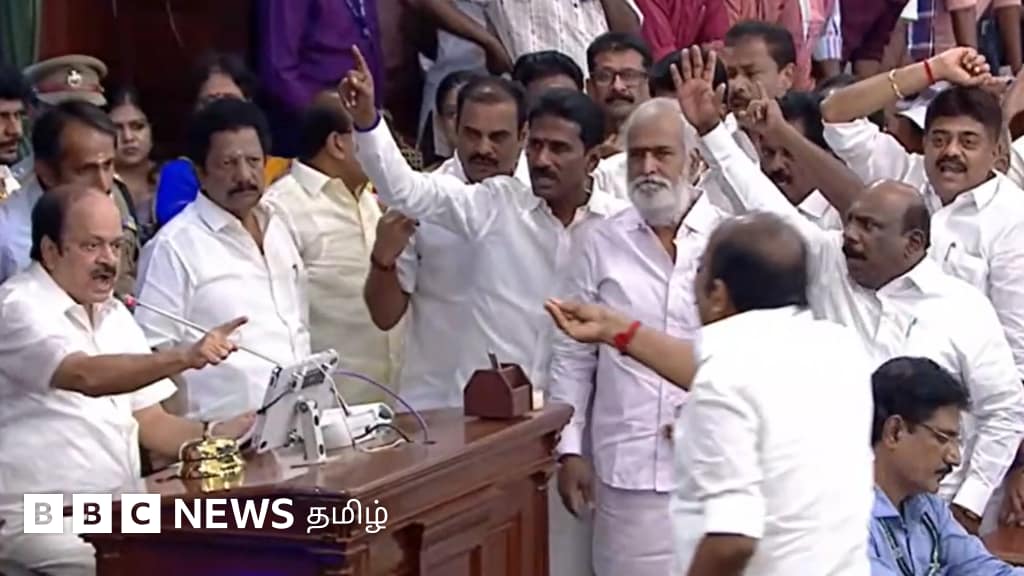 தமிழக சட்டப்பேரவையில் பெரும் அமளி: பேரவைத் தலைவரை முற்றுகையிட்ட திமுக எம்.எல்.ஏ.க்கள் குண்டுக்கட்டாக வெளியேற்றம்!