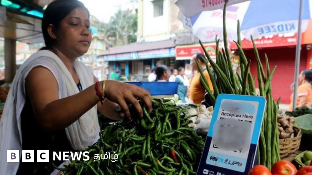 யுபிஐ பரிவர்த்தனை கட்டணம்: சாமானிய மக்களுக்கு பாதிப்பா? வணிகர்களின் கவலை என்ன? – முழு விவரம்! யுபிஐ பரிவர்த்தனை கட்டணம்: சாமானிய மக்களுக்கு பாதிப்பா? வணிகர்களின் கவலை என்ன? – முழு விவரம்!